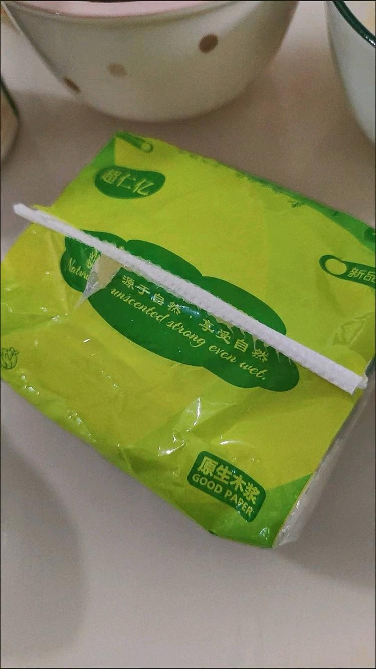 抽纸厂家直销吸水性好不易碎，家用车用品质保证。