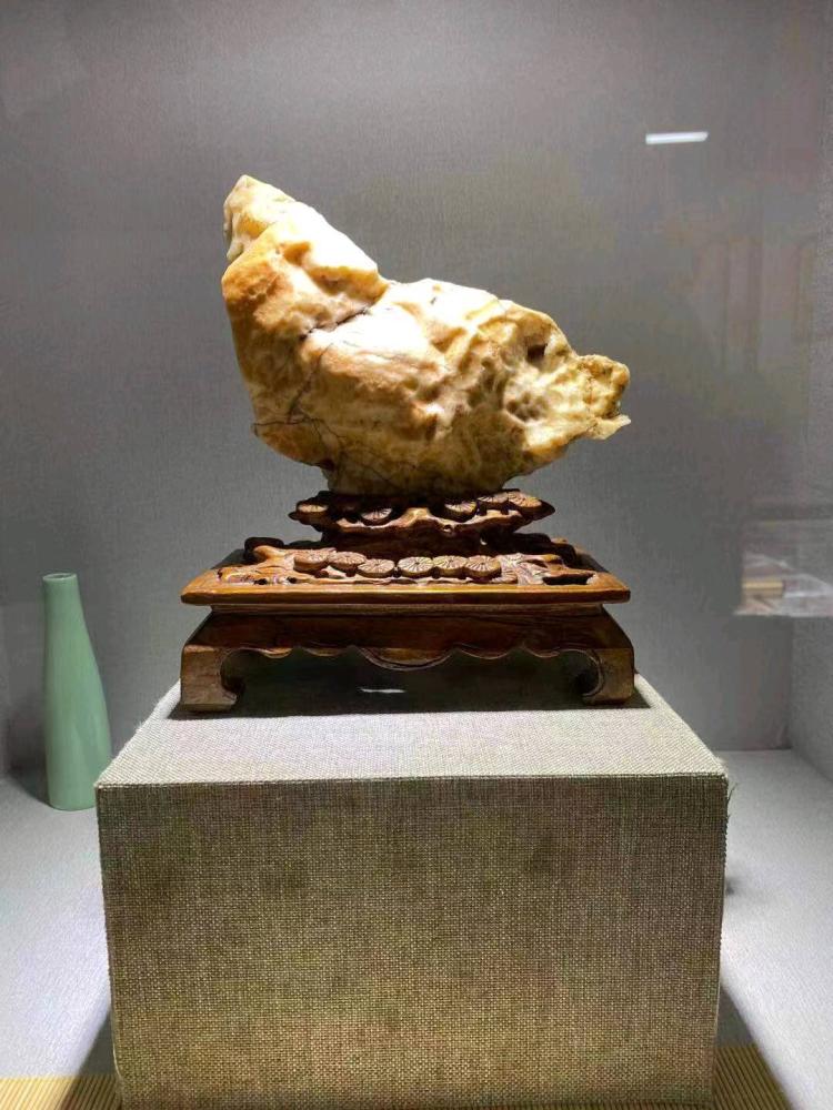 戈壁奇石是顶级艺术品图片